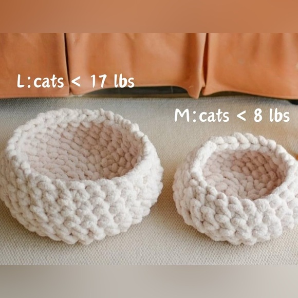 Chunky Knit Pet Bed in Cream - Picture 3 of 7